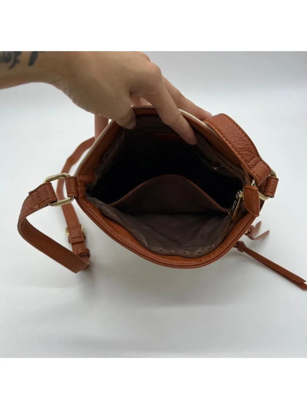 Cluci Cream And Brown Pebbled Faux Leather Crossbody Bag_8